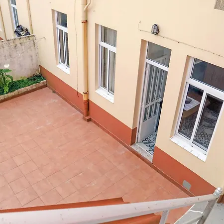 2 Bedroom Gorgeous In Apartment A Coruna